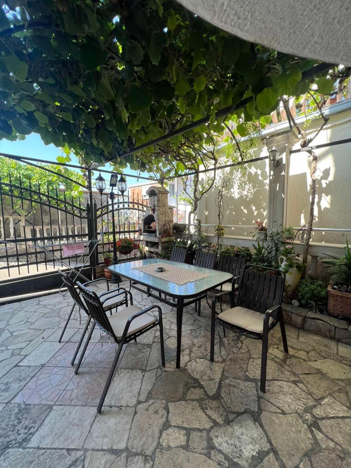 Apartments Moracanin Сутоморе Экстерьер фото