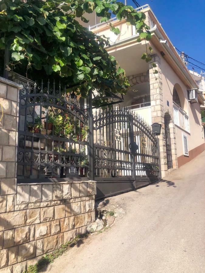 Apartments Moracanin Сутоморе Экстерьер фото